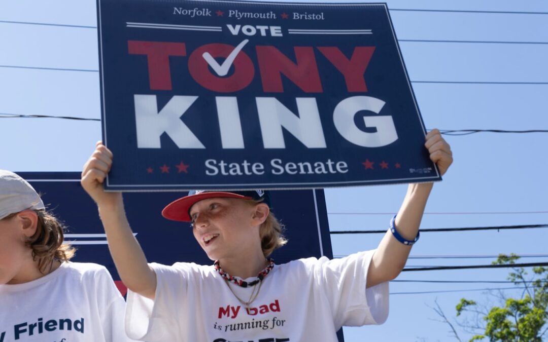 The Braintree Stars and Stripes Parade was an amazing event. Thank you Braintree for giving me a spot in your parade, and thank you to all those who came to support. ️🤍 #tonyking4senate #vote